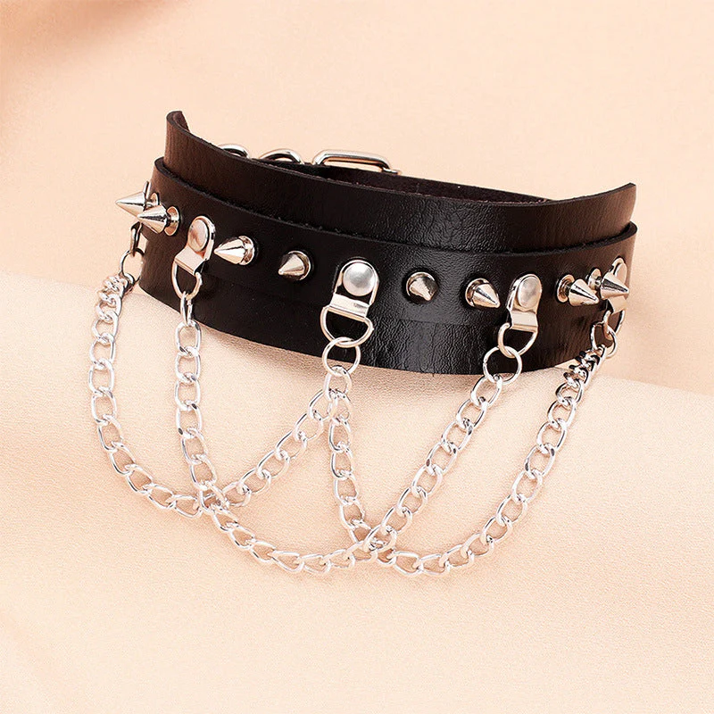Gothic Choker Necklace Covering the Neck - Image 2