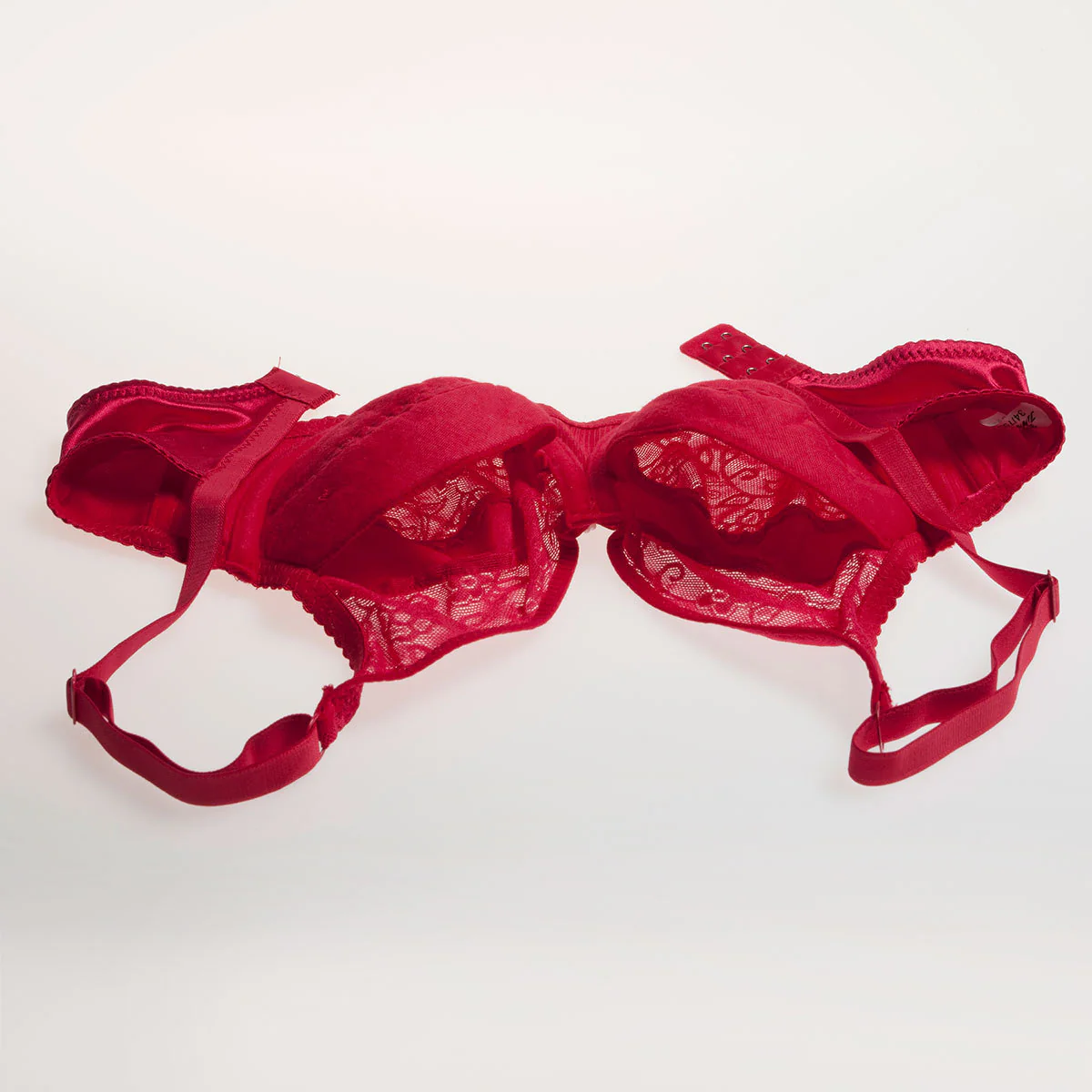 Formas de mama de silicona en forma de lágrima con sujetador de bolsillo rojo  - Image 13